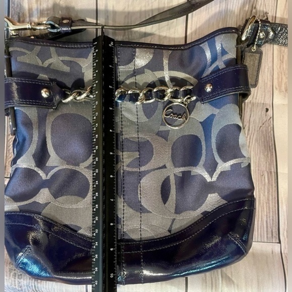 STUNNING Coach F19820 Moto Optic Metallic Chain Navy Signature Jaquard  Bag - Picture 2 of 14
